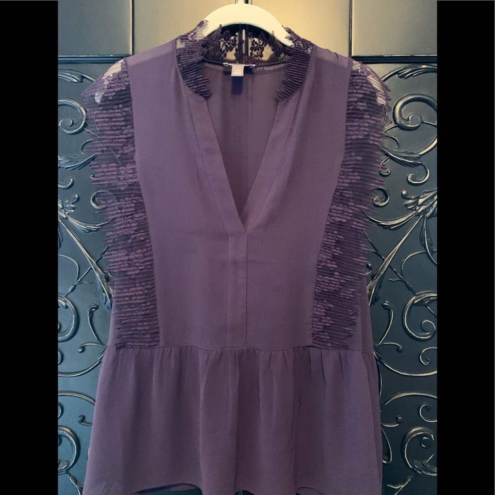 Chelsea28 Sleeveless Lace V-Neck - NWOT!